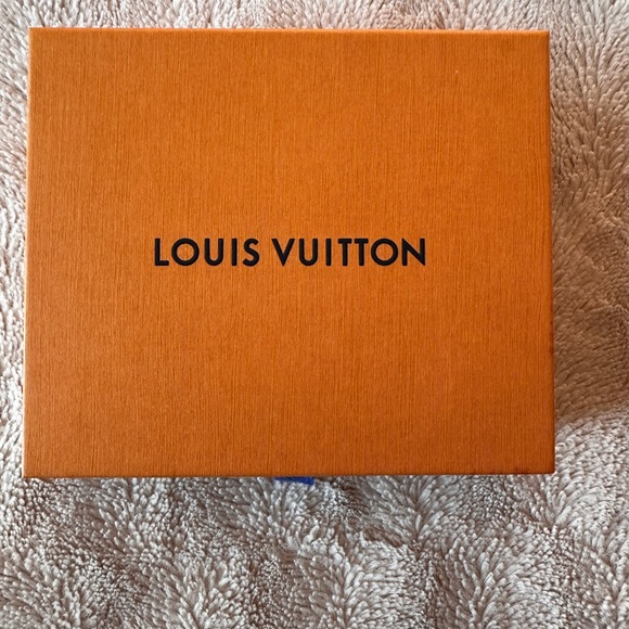 Authentic Louis Vuitton Paper shopping Gift bag Measures 5.5”x5”x1.5” - Picture 8 of 9